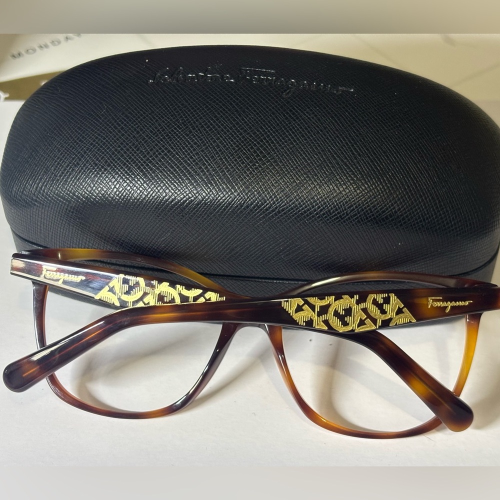 Salvatore Ferragamo SF 2903 240 Women’s Cat Eyeglasses Frame in Brown Tortoise. - Picture 9 of 9
